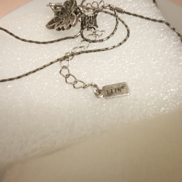 Vintage 1928 Dainty Drop Leaf Necklace - Picture 5 of 6